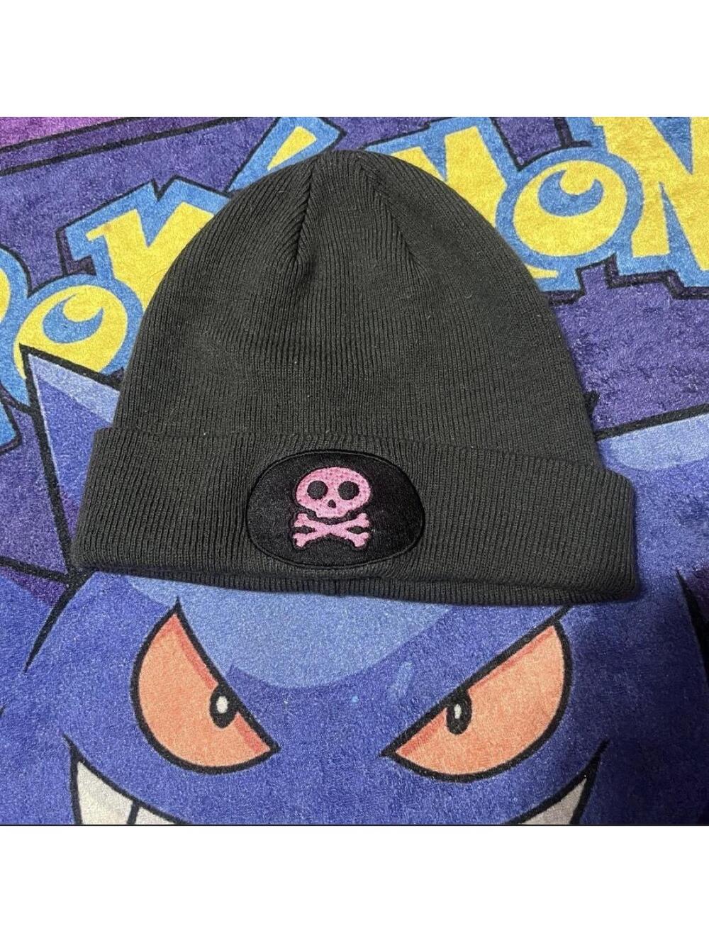 Y2K streetwear light grey and pink skater beanie